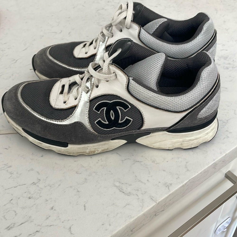 Chanel sneakers size 40